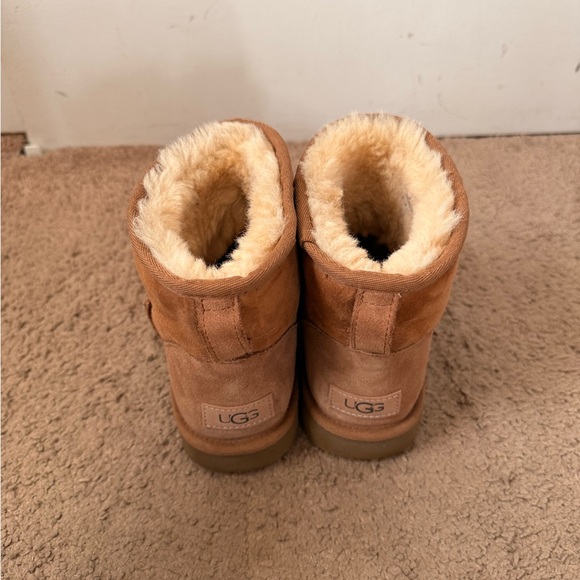 UGG Chestnut Shearling Boots - Picture 3 of 4